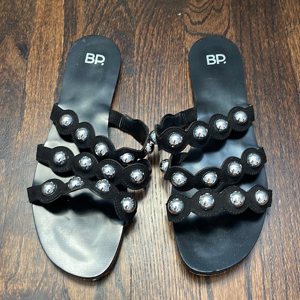 Women’s slip on sandals 7.5